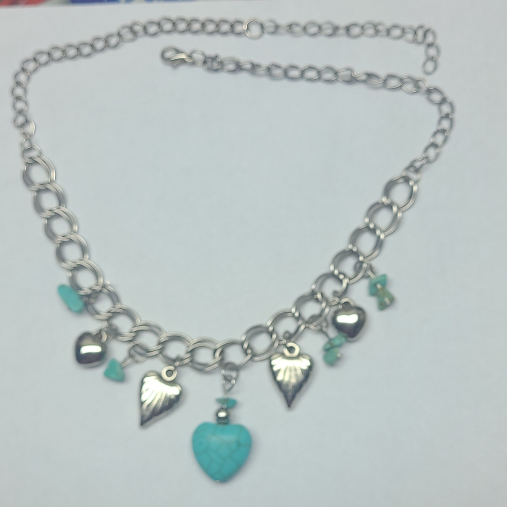 Chic Silver Necklace with Turquoise Heart Charms